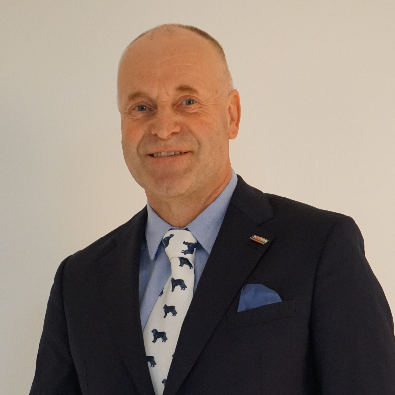  Bernd Buchner